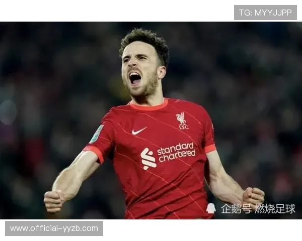 范戴克角球破门振臂怒吼,利物浦球员围拢庆祝 范戴克角球破门振臂怒吼,利物浦球员围拢庆祝